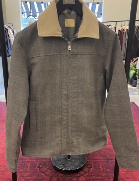 LIGHT GRAY PLAID JACKET